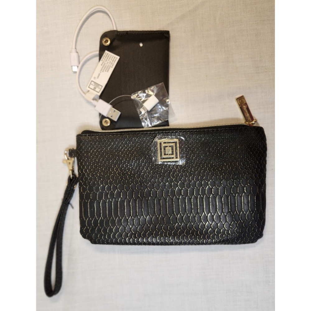 Liz Claiborne ‎ Black Clutch With Built In Charger Cables NWOT Android/ Iphone - Picture 3 of 3